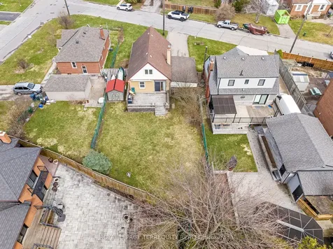 68 Parkchester Road Toronto ON M6M 2S3