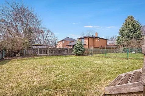 68 Parkchester Road Toronto ON M6M 2S3