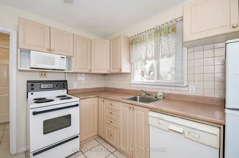 68 Parkchester Road Toronto ON M6M 2S3