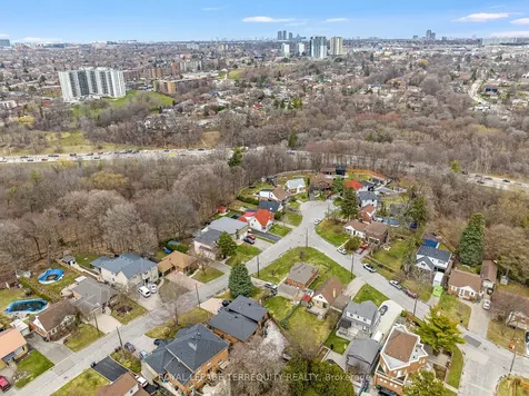 68 Parkchester Road Toronto ON M6M 2S3