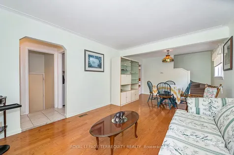 68 Parkchester Road Toronto ON M6M 2S3
