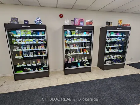 1052 A Finch Avenue W Toronto ON M3J 2E2