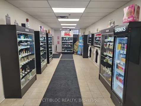 1052 A Finch Avenue W Toronto ON M3J 2E2