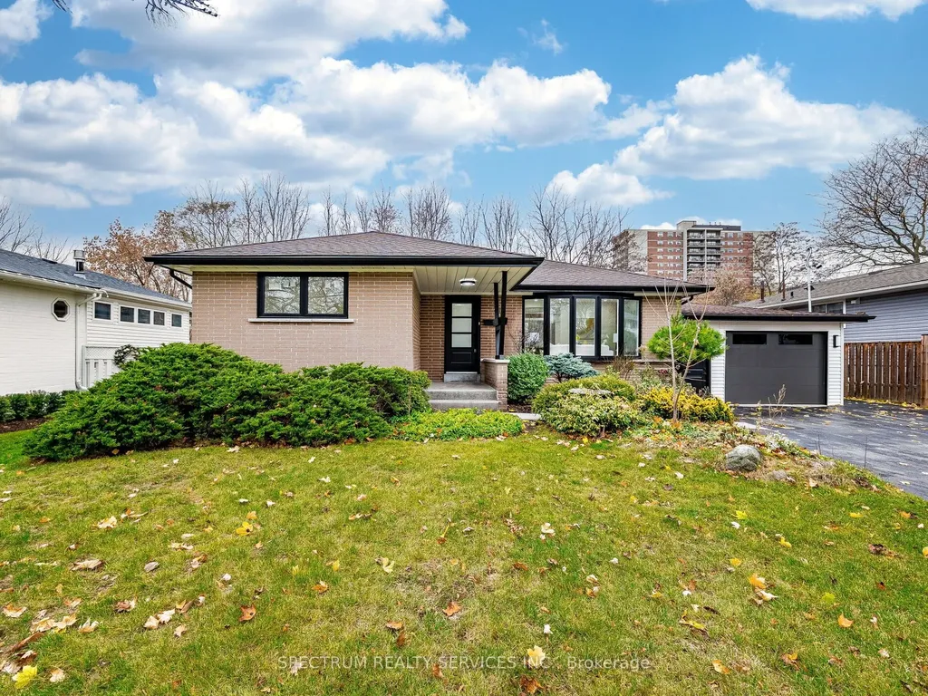 914 Francis Road Burlington ON L7T 3Y2