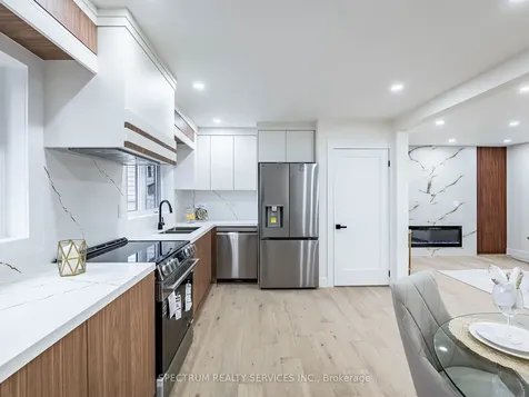 914 Francis Road Burlington ON L7T 3Y2