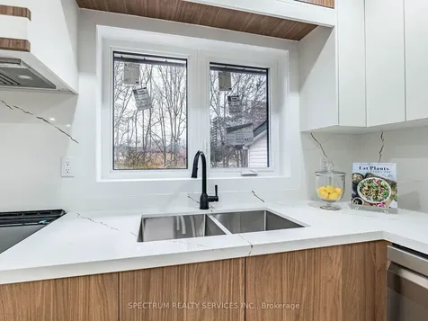914 Francis Road Burlington ON L7T 3Y2