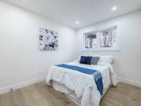 914 Francis Road Burlington ON L7T 3Y2