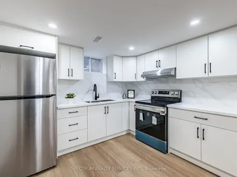 914 Francis Road Burlington ON L7T 3Y2