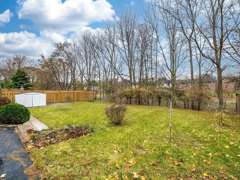 914 Francis Road Burlington ON L7T 3Y2