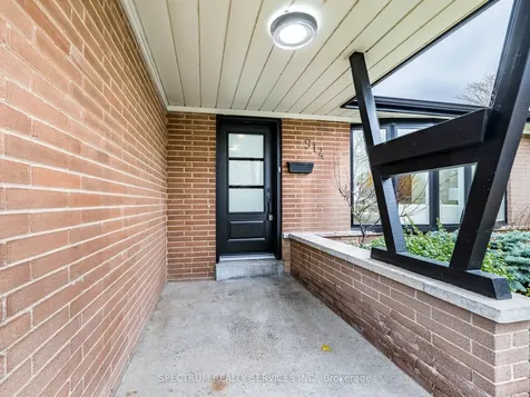 914 Francis Road Burlington ON L7T 3Y2
