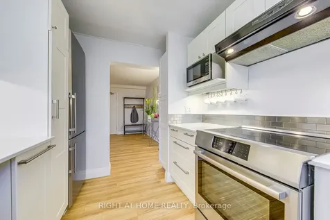 288 Reynolds Street Oakville ON L6J 3L4