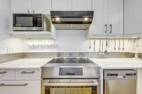 288 Reynolds Street Oakville ON L6J 3L4