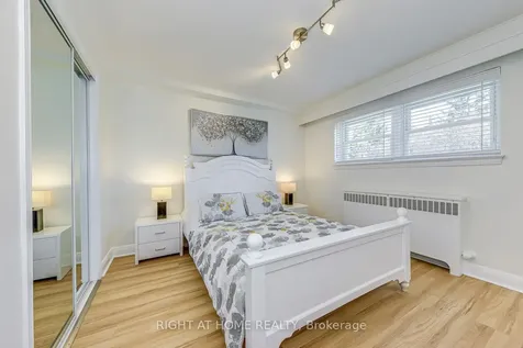 288 Reynolds Street Oakville ON L6J 3L4