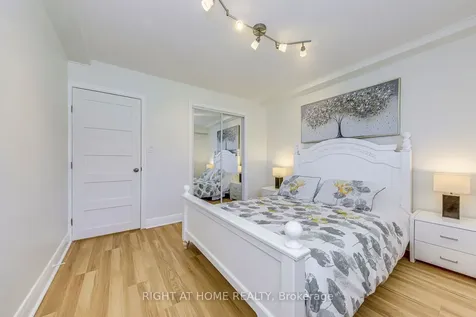 288 Reynolds Street Oakville ON L6J 3L4