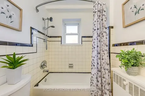 288 Reynolds Street Oakville ON L6J 3L4