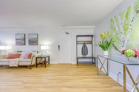 288 Reynolds Street Oakville ON L6J 3L4