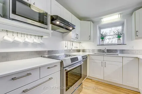 288 Reynolds Street Oakville ON L6J 3L4