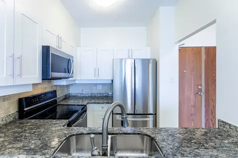2511 Lakeshore Road W Oakville ON L6L 6L9