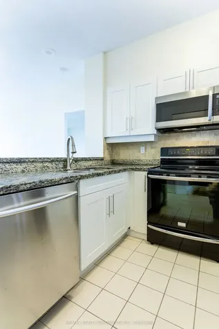 2511 Lakeshore Road W Oakville ON L6L 6L9