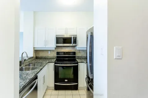 2511 Lakeshore Road W Oakville ON L6L 6L9