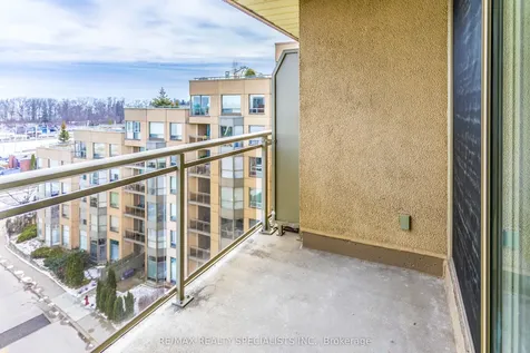 2511 Lakeshore Road W Oakville ON L6L 6L9