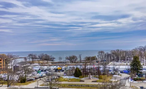 2511 Lakeshore Road W Oakville ON L6L 6L9