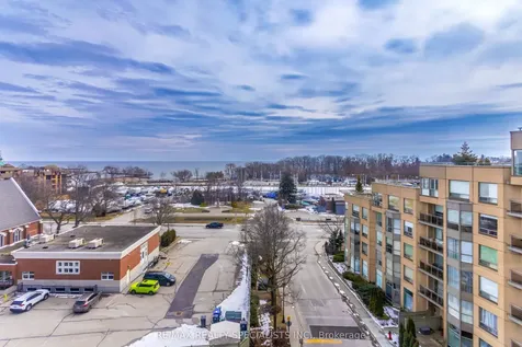 2511 Lakeshore Road W Oakville ON L6L 6L9