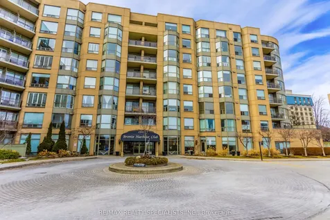 2511 Lakeshore Road W Oakville ON L6L 6L9