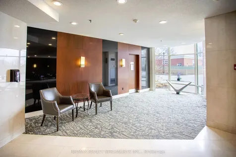 2511 Lakeshore Road W Oakville ON L6L 6L9