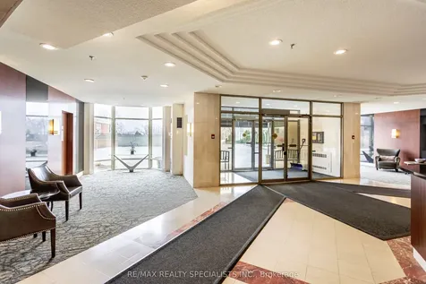 2511 Lakeshore Road W Oakville ON L6L 6L9
