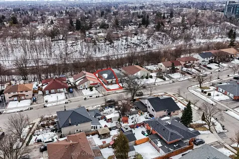 57 Lakeland Drive Toronto ON M9V 1M8