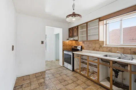 57 Lakeland Drive Toronto ON M9V 1M8