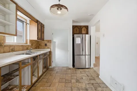 57 Lakeland Drive Toronto ON M9V 1M8
