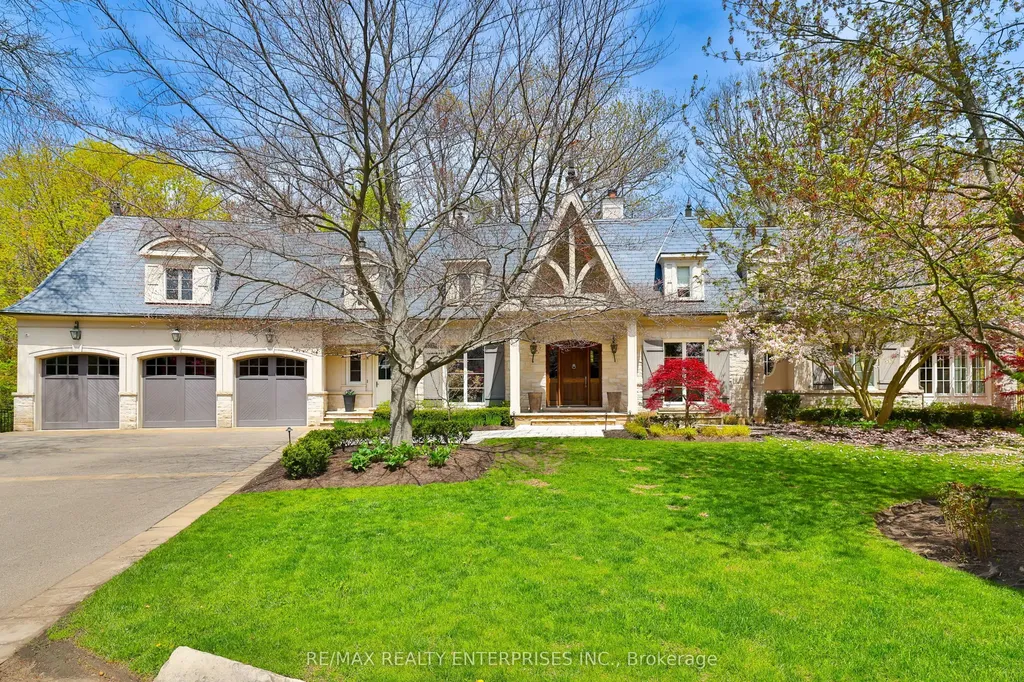 1093 Algonquin Drive Mississauga ON L5H 1P3
