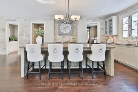 1093 Algonquin Drive Mississauga ON L5H 1P3
