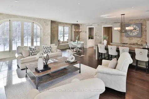 1093 Algonquin Drive Mississauga ON L5H 1P3