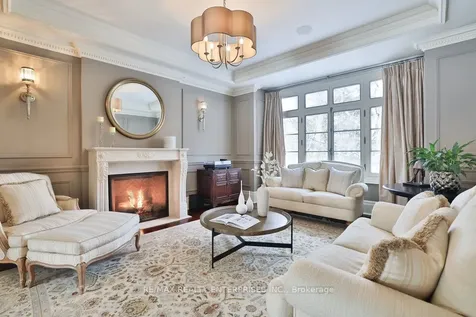 1093 Algonquin Drive Mississauga ON L5H 1P3