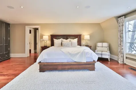 1093 Algonquin Drive Mississauga ON L5H 1P3