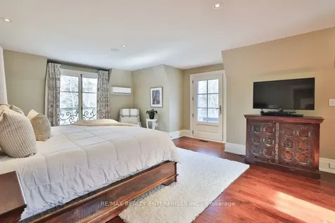 1093 Algonquin Drive Mississauga ON L5H 1P3