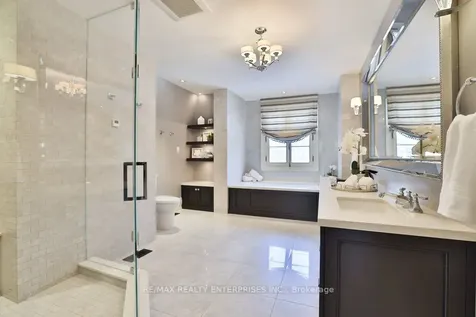 1093 Algonquin Drive Mississauga ON L5H 1P3