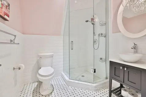 1093 Algonquin Drive Mississauga ON L5H 1P3