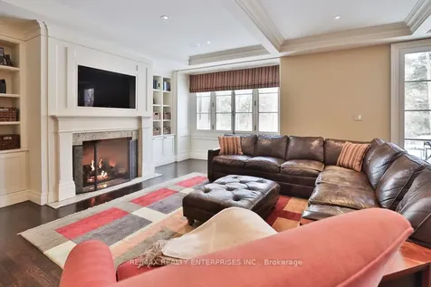 1093 Algonquin Drive Mississauga ON L5H 1P3