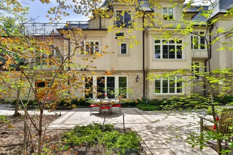 1093 Algonquin Drive Mississauga ON L5H 1P3