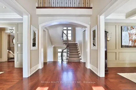 1093 Algonquin Drive Mississauga ON L5H 1P3