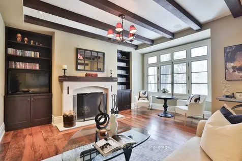 1093 Algonquin Drive Mississauga ON L5H 1P3