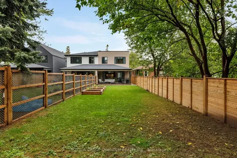20A Broadview Avenue Mississauga ON L5H 2S9