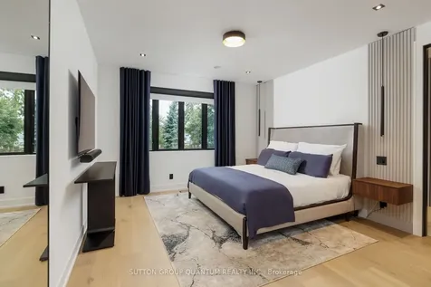 20A Broadview Avenue Mississauga ON L5H 2S9
