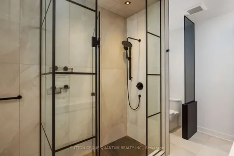 20A Broadview Avenue Mississauga ON L5H 2S9