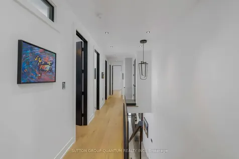20A Broadview Avenue Mississauga ON L5H 2S9