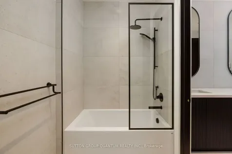 20A Broadview Avenue Mississauga ON L5H 2S9